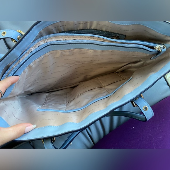 Michael Kors Voyager - Picture 2 of 7